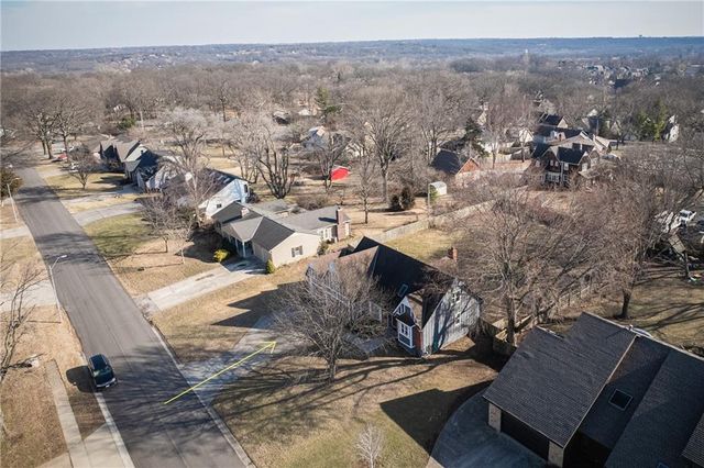 601 E 107th Terrace, Kansas City, MO 64114