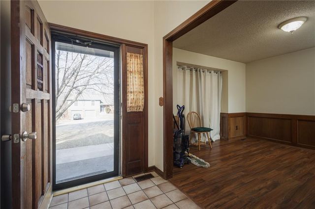 601 E 107th Terrace, Kansas City, MO 64114