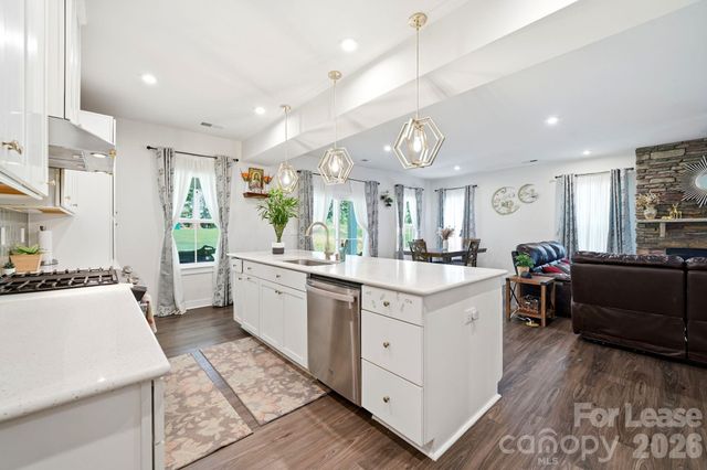 10129 Harvest Gold Drive, Charlotte, NC 28215
