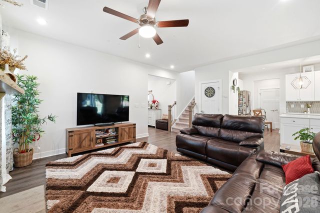 10129 Harvest Gold Drive, Charlotte, NC 28215