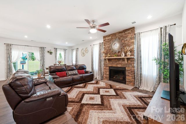 10129 Harvest Gold Drive, Charlotte, NC 28215