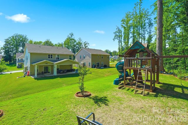 10129 Harvest Gold Drive, Charlotte, NC 28215