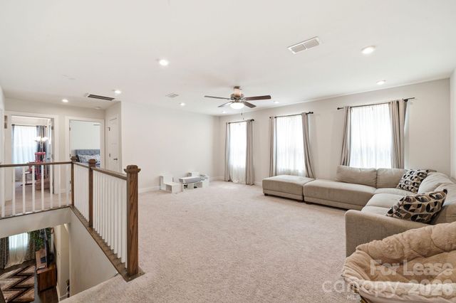 10129 Harvest Gold Drive, Charlotte, NC 28215