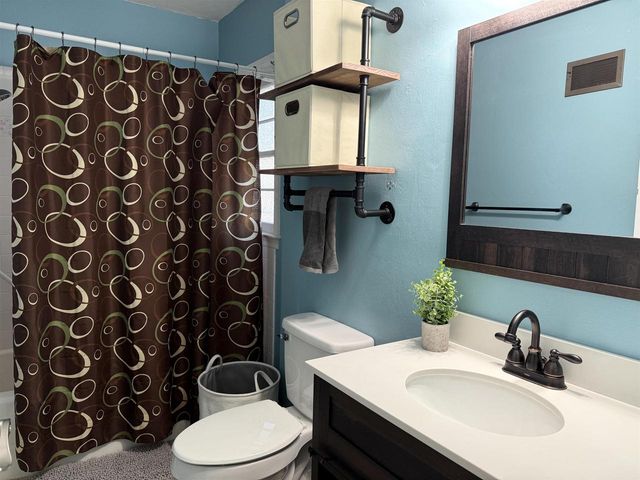 1633 Crescent Drive, Beloit, WI 53511