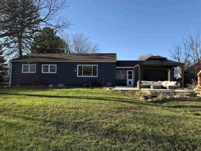 1633 Crescent Drive, Beloit, WI 53511