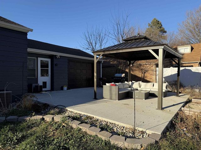 1633 Crescent Drive, Beloit, WI 53511