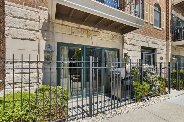 1152 W Roscoe Street 1W, Chicago, IL 60657