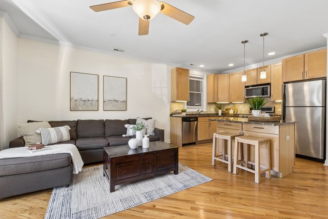 1152 W Roscoe Street 1W, Chicago, IL 60657
