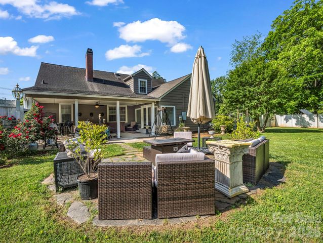 238 W Mountain Street, Rutherfordton, NC 28139