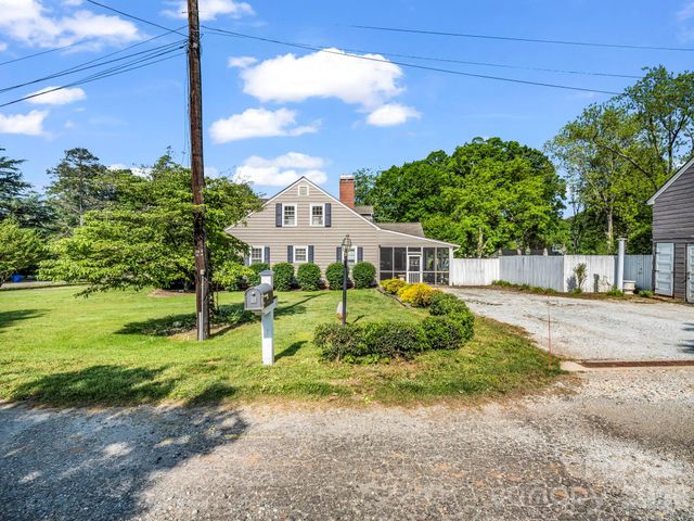 238 W Mountain Street, Rutherfordton, NC 28139