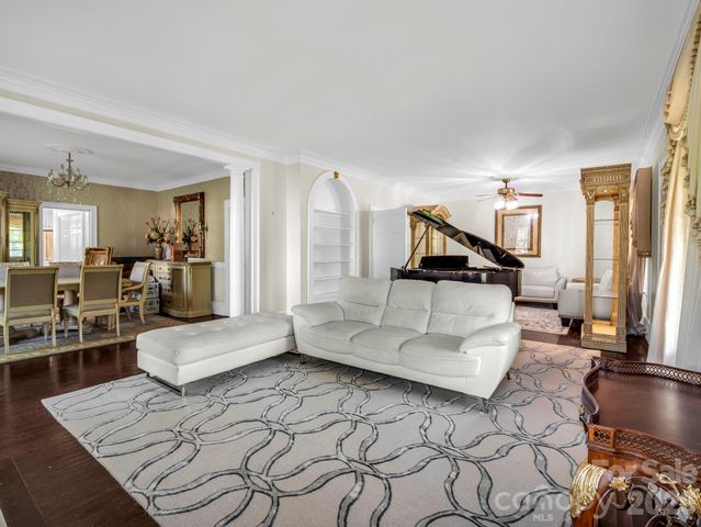 238 W Mountain Street, Rutherfordton, NC 28139