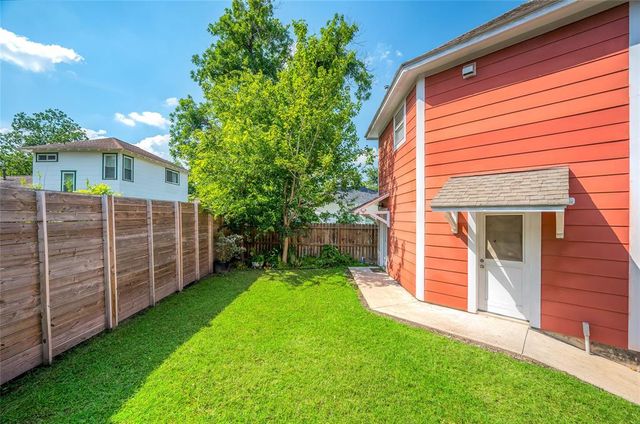805 Pecore Street, Houston, TX 77009