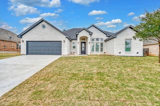 505 S Navajo Trail, Mcgregor, TX 76657