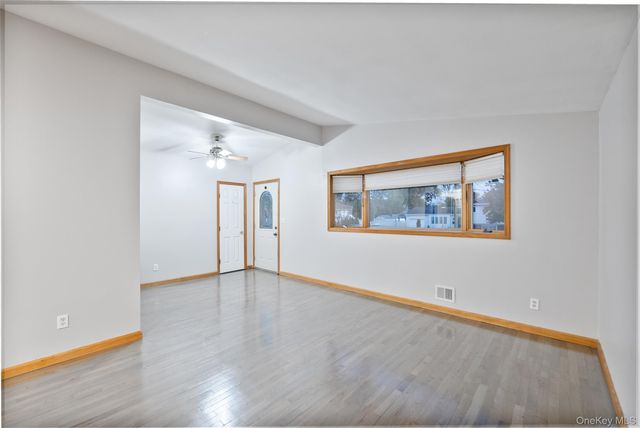 423 Westview Avenue, Deer Park, NY 11729