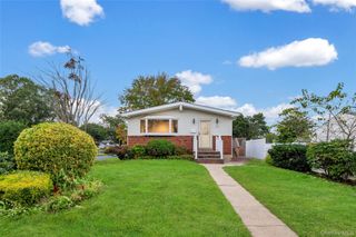 423 Westview Avenue, Deer Park, NY 11729