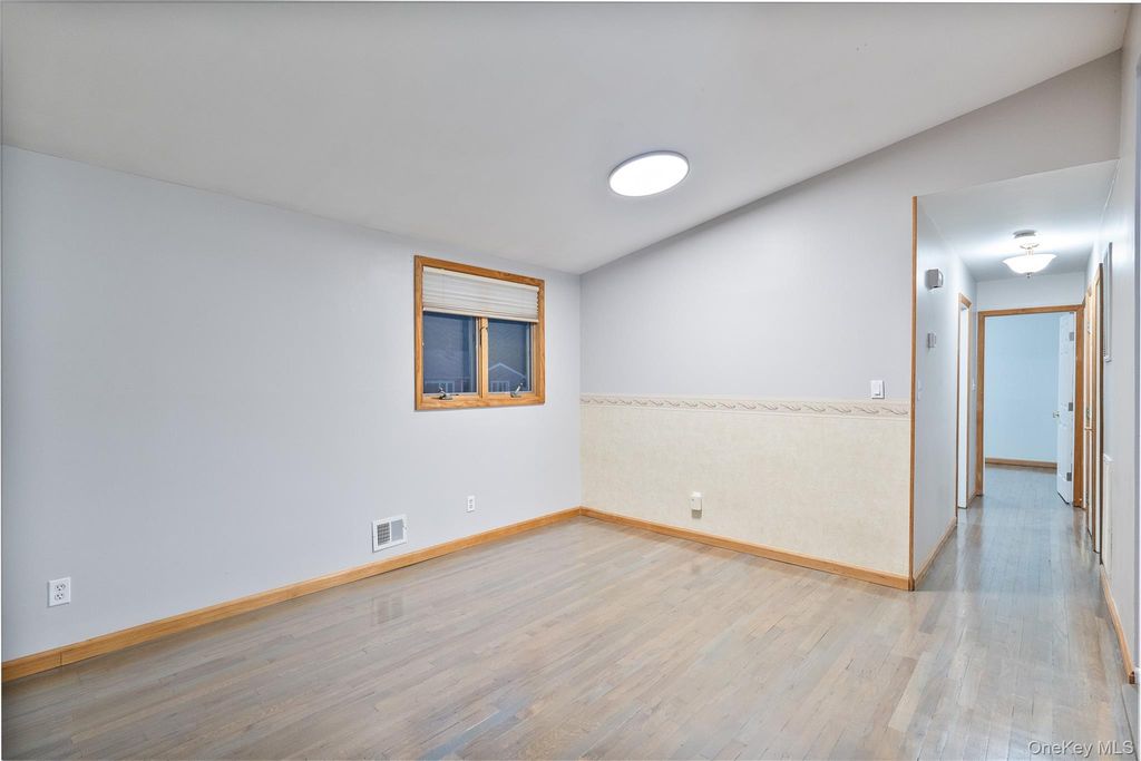 423 Westview Avenue, Deer Park, NY 11729 — photo 5