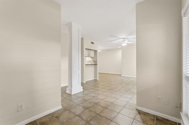 2025 Augusta Drive 605, Houston, TX 77057