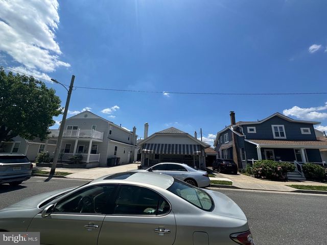 12 N SWARTHMORE AVE, Ventnor City, NJ 08406