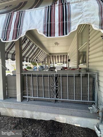 12 N SWARTHMORE AVE, Ventnor City, NJ 08406