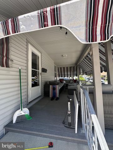 12 N SWARTHMORE AVE, Ventnor City, NJ 08406