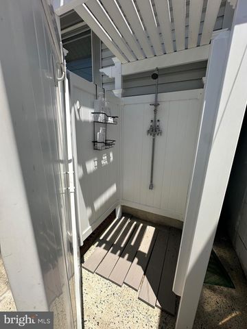 12 N SWARTHMORE AVE, Ventnor City, NJ 08406