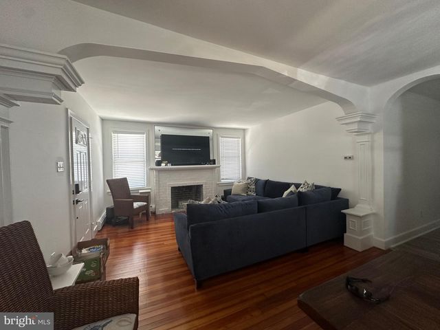 12 N SWARTHMORE AVE, Ventnor City, NJ 08406