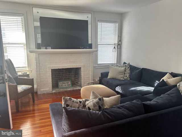 12 N SWARTHMORE AVE, Ventnor City, NJ 08406