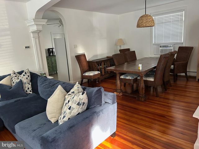 12 N SWARTHMORE AVE, Ventnor City, NJ 08406