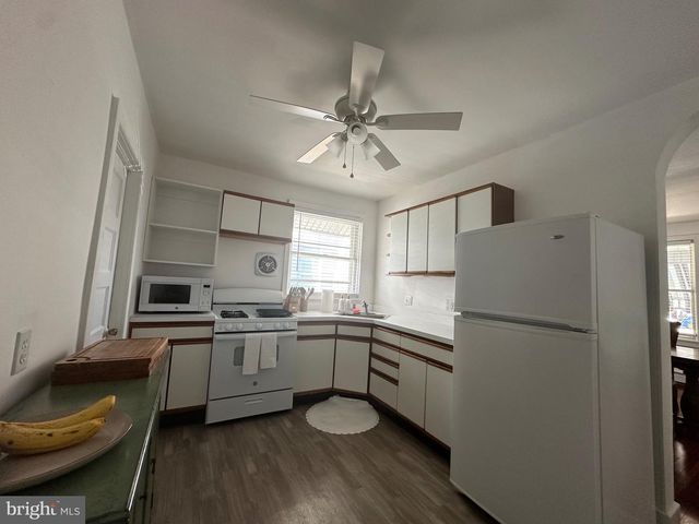 12 N SWARTHMORE AVE, Ventnor City, NJ 08406