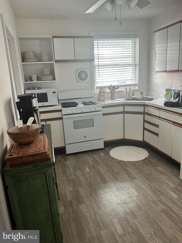 12 N SWARTHMORE AVE, Ventnor City, NJ 08406