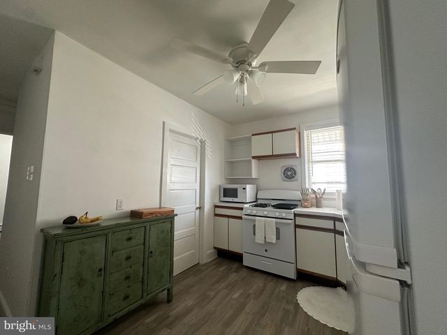 12 N SWARTHMORE AVE, Ventnor City, NJ 08406