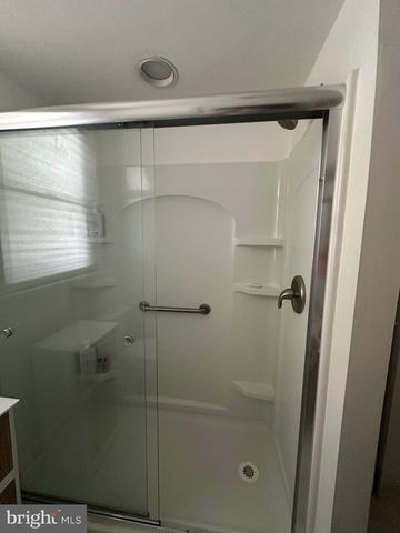 12 N SWARTHMORE AVE, Ventnor City, NJ 08406