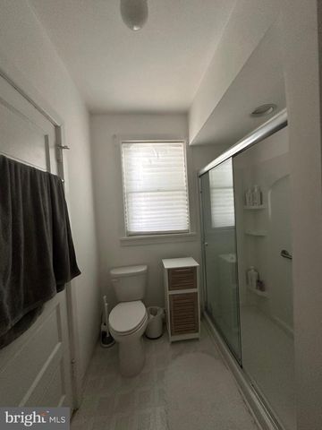 12 N SWARTHMORE AVE, Ventnor City, NJ 08406