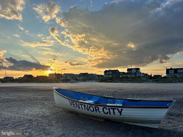 12 N SWARTHMORE AVE, Ventnor City, NJ 08406