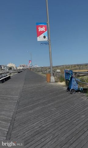 12 N SWARTHMORE AVE, Ventnor City, NJ 08406