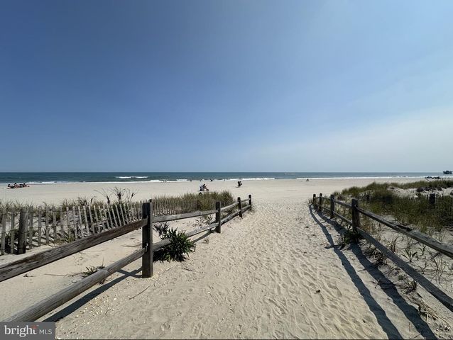 12 N SWARTHMORE AVE, Ventnor City, NJ 08406