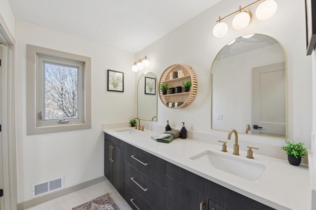 3233 Churchill Court, Woodbury, MN 55125