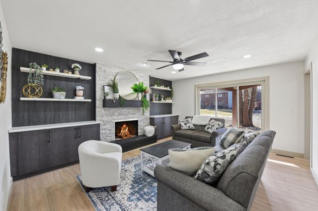 3233 Churchill Court, Woodbury, MN 55125