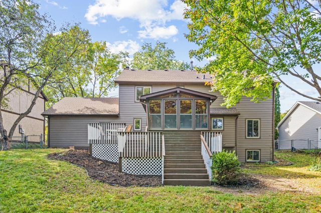 3233 Churchill Court, Woodbury, MN 55125