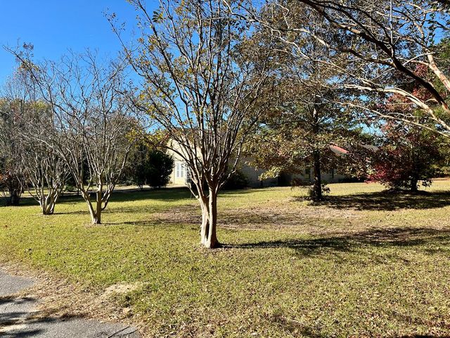 8 Motts Drive, Seale, AL 36875