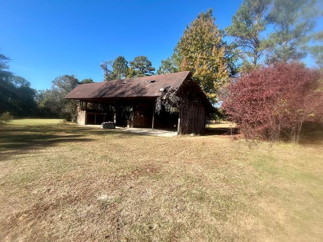 8 Motts Drive, Seale, AL 36875
