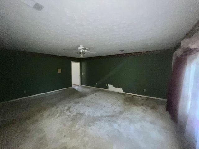 8 Motts Drive, Seale, AL 36875