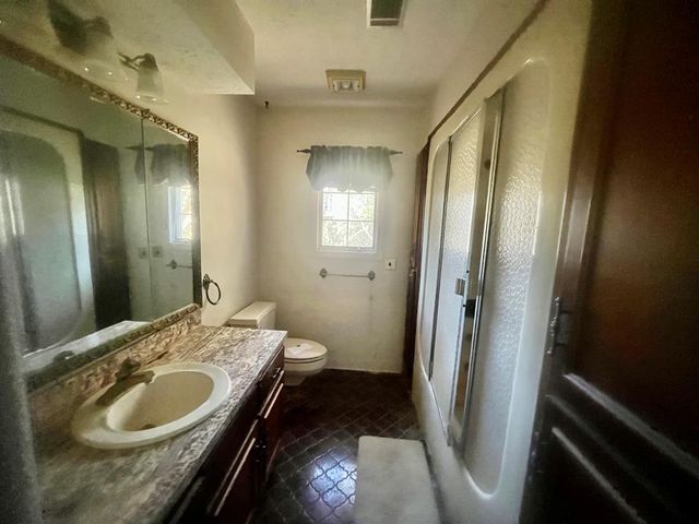 8 Motts Drive, Seale, AL 36875