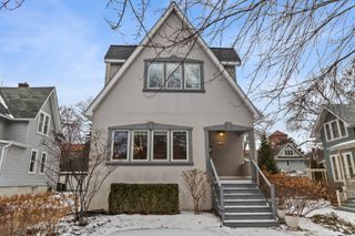 120 S Stone Avenue, La Grange, IL 60525