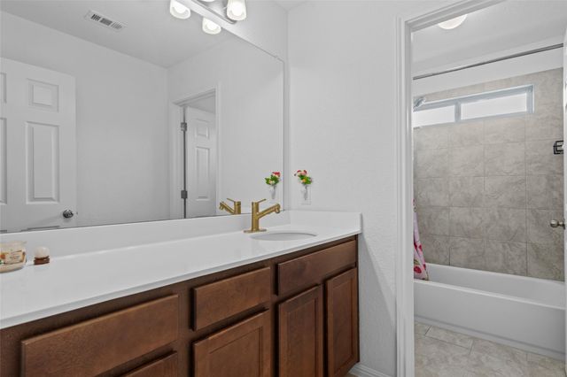 325 La Joya PASS, Leander, TX 78641