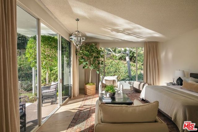 510 Stonewood Drive, Beverly Hills, CA 90210