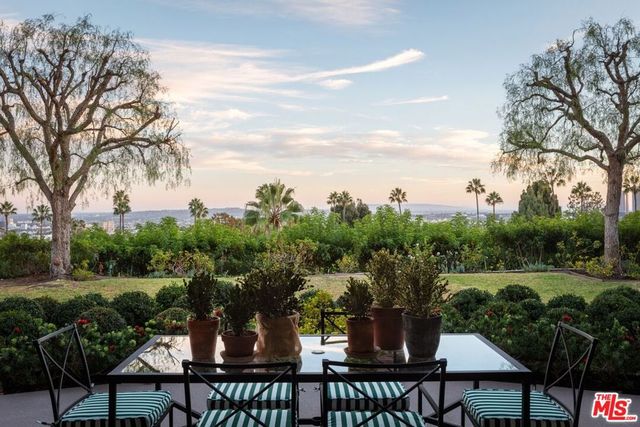 510 Stonewood Drive, Beverly Hills, CA 90210