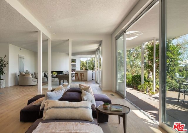 510 Stonewood Drive, Beverly Hills, CA 90210