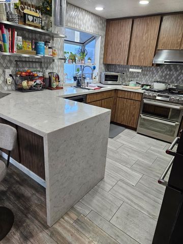 250 S 47Th St, Richmond, CA 94804