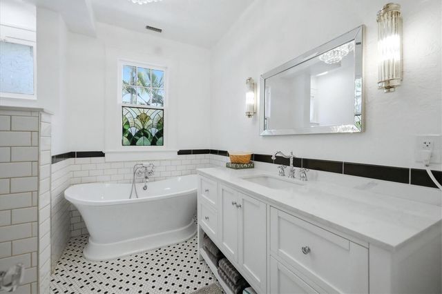 4116 SWIFT ROAD, Sarasota, FL 34231